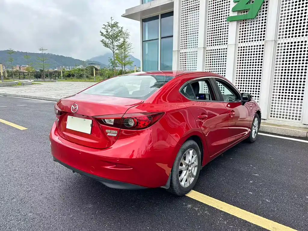 Mazda 3 Axela 2016 — фото 28