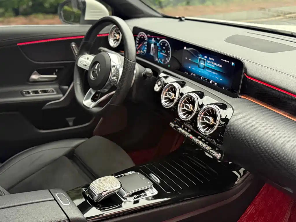 Mercedes-Benz A-Class 2020 — фото 10