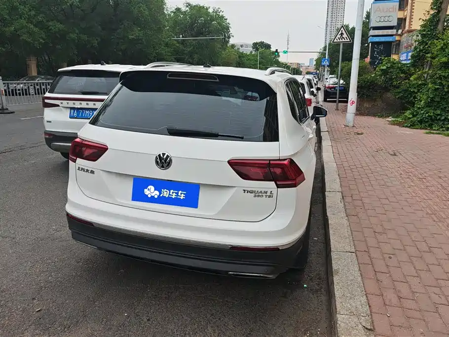 Volkswagen Tiguan L 2017 — фото 3