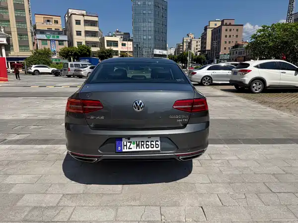 Volkswagen Magotan 2016