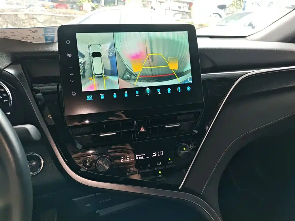 Toyota Camry 2021 — фото 13