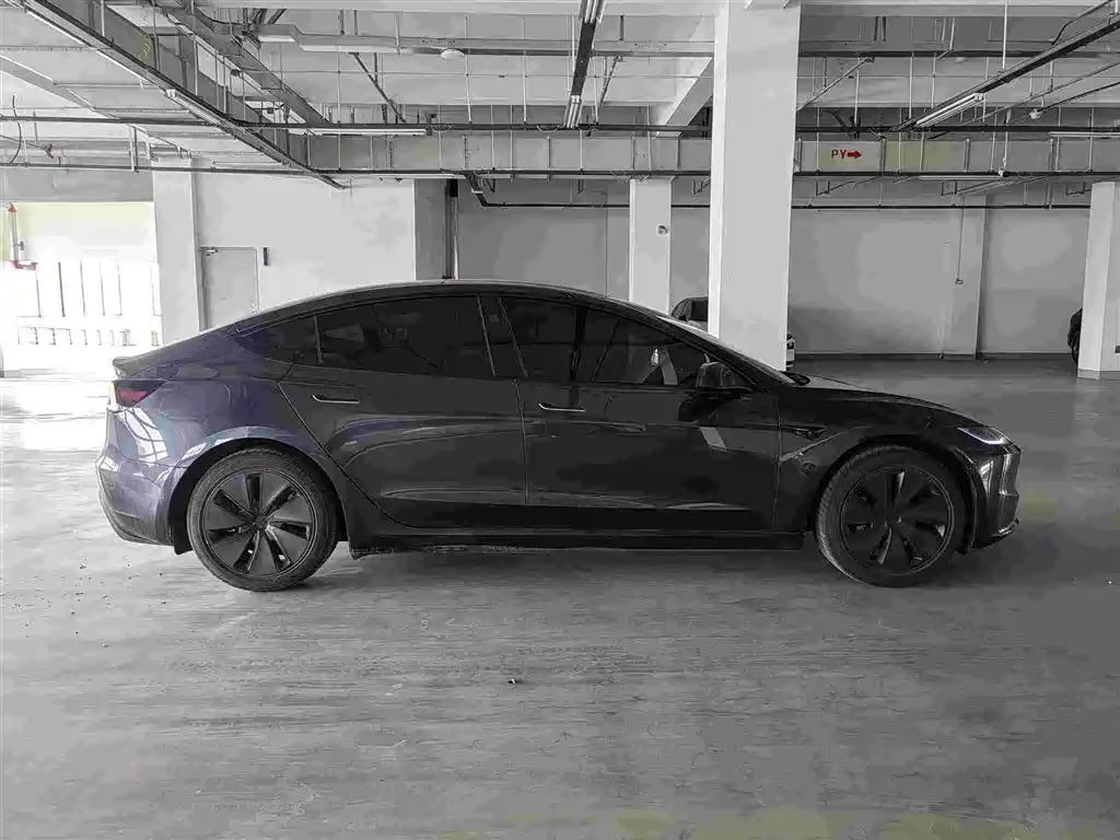 Tesla Model 3 2025 — фото 7