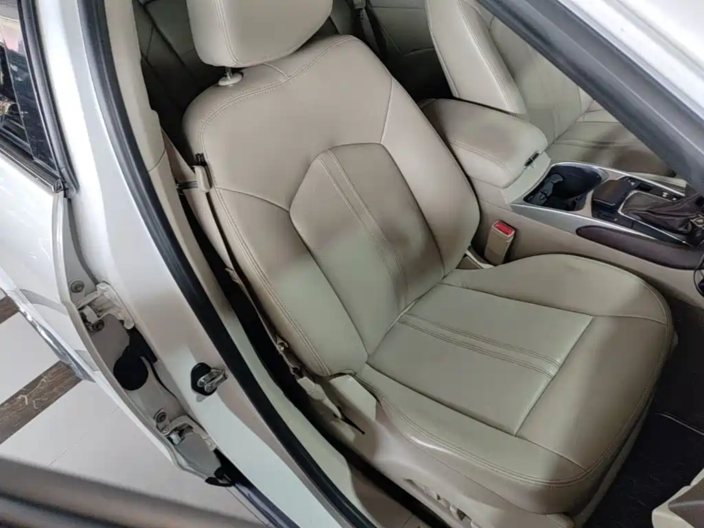 Cadillac SRX 2014 — фото 25
