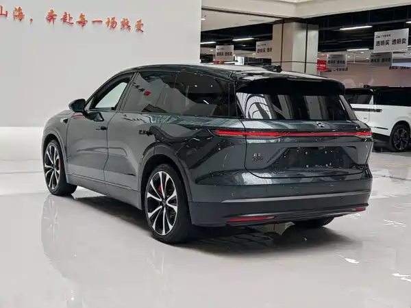 NIO ES8 2023
