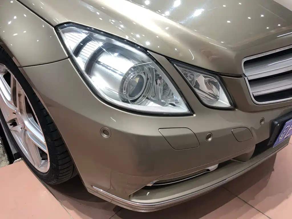 Mercedes-Benz E-Class 2011 — фото 20