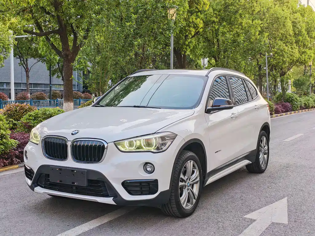 BMW X1 2018 — фото 1