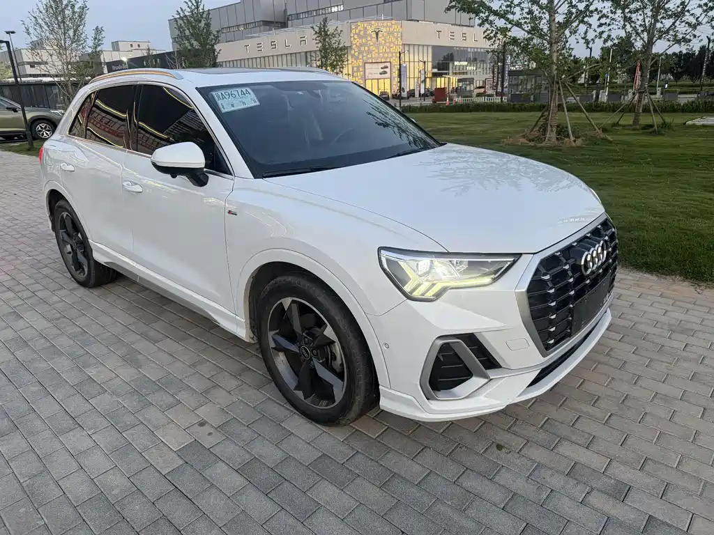 Audi Q3 2022 — фото 2