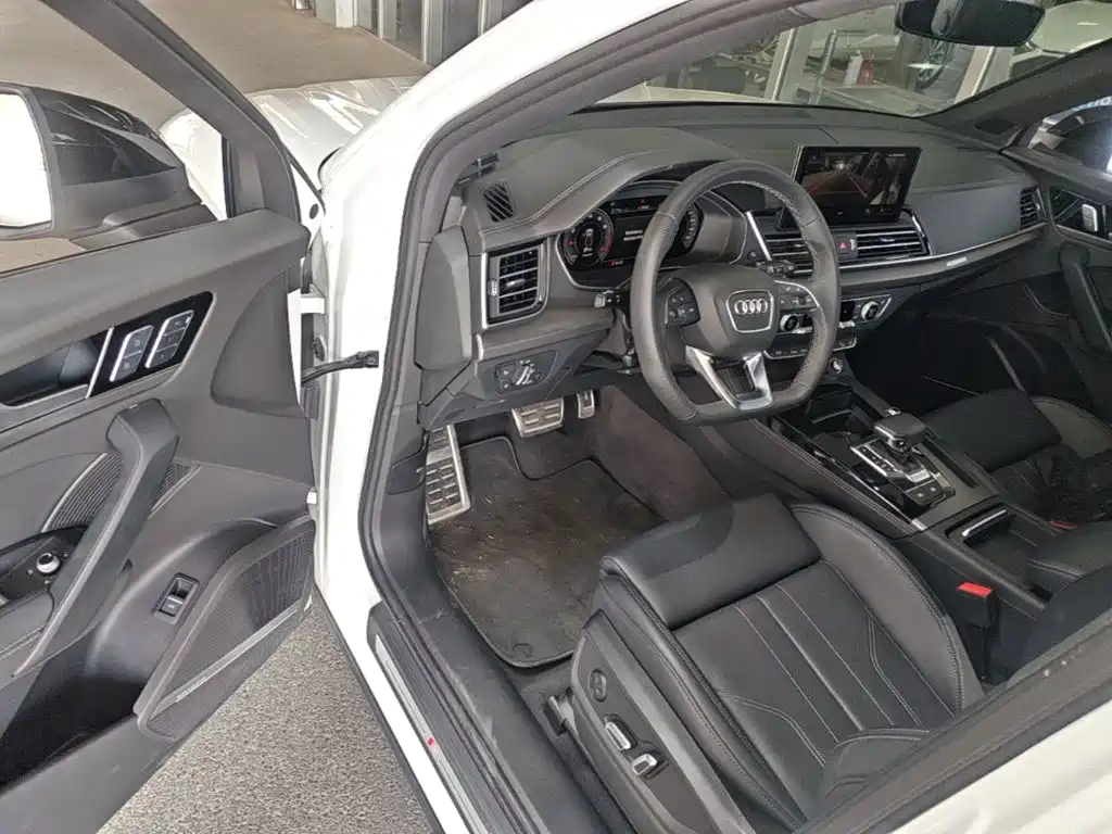 Audi Q5L 2025 — фото 23