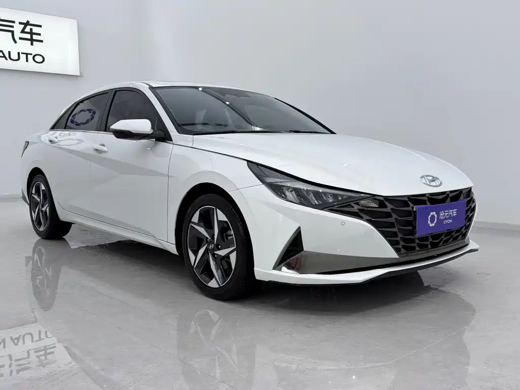 Hyundai Elantra 2022
