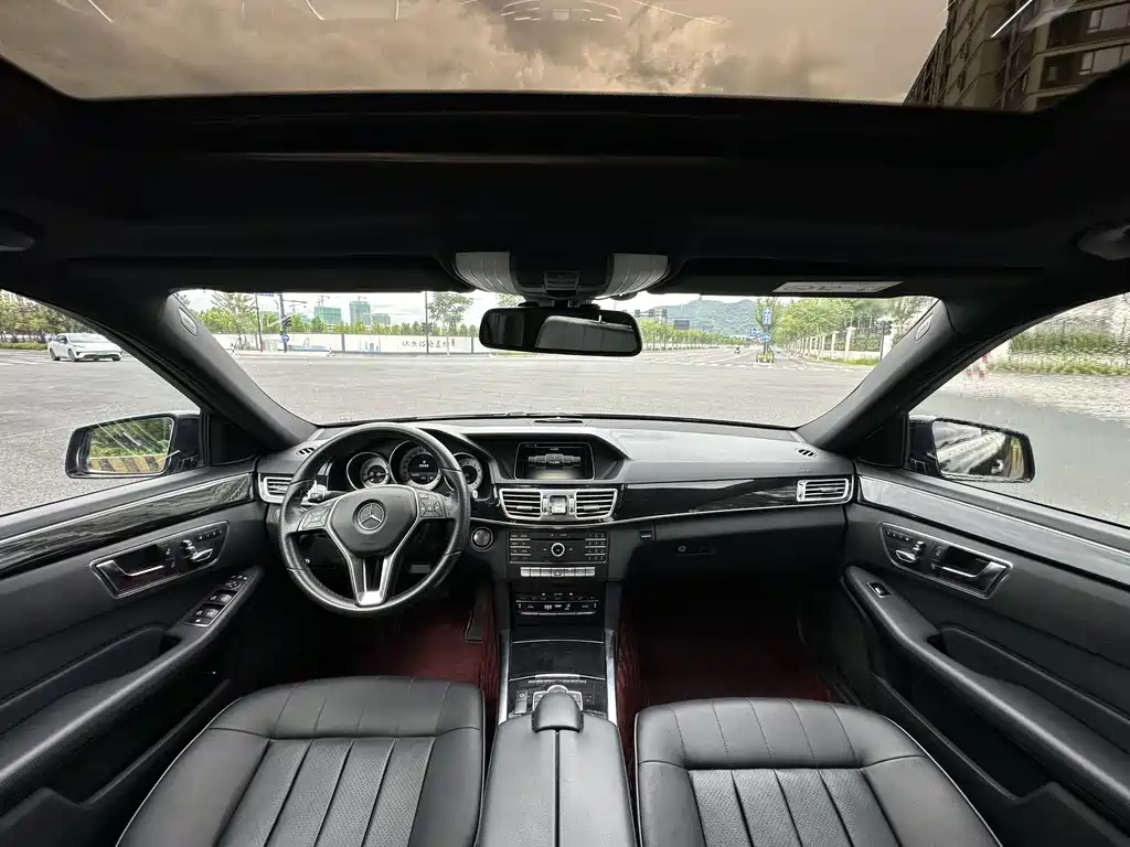 Mercedes-Benz E-Class 2016 — фото 12