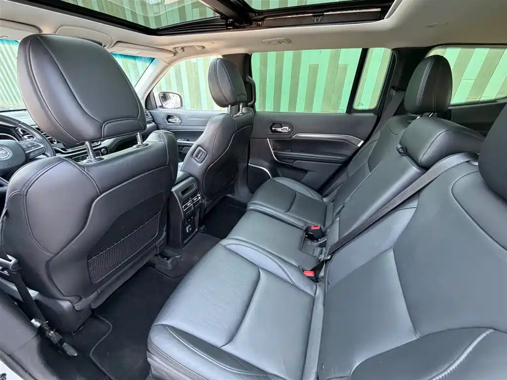 Jeep Commander 2019 — фото 8