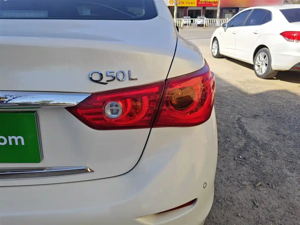Infiniti Q50L 2016 — фото 8