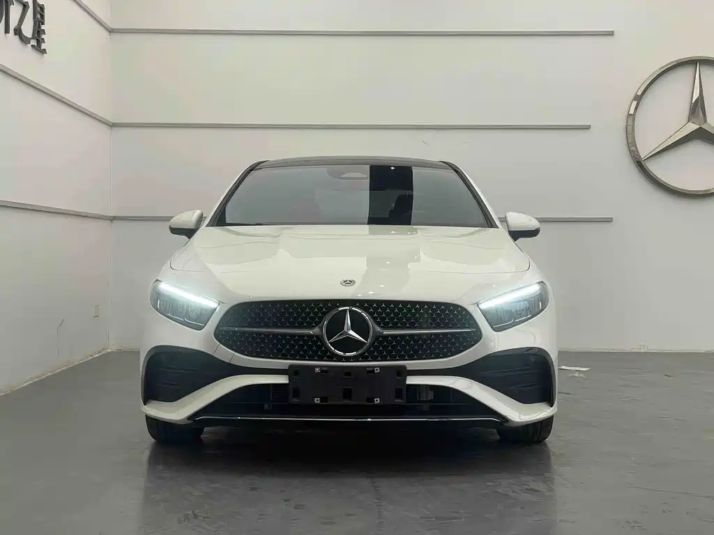 Mercedes-Benz A-Class 2024 — фото 2