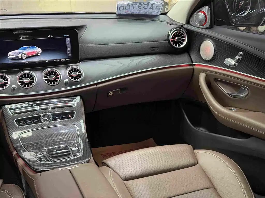 Mercedes-Benz E-Class 2019 — фото 19