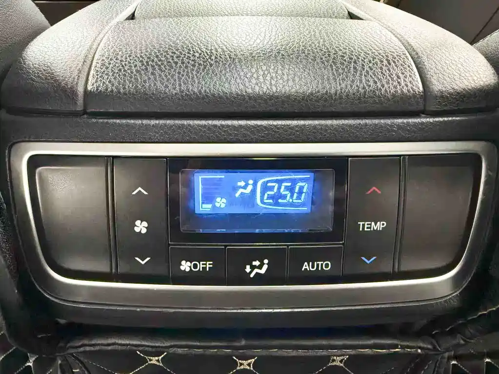 Toyota Highlander 2017 — фото 19