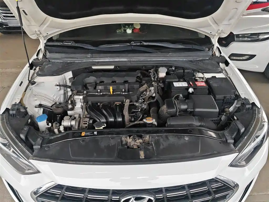 Hyundai Elantra 2020 — фото 16
