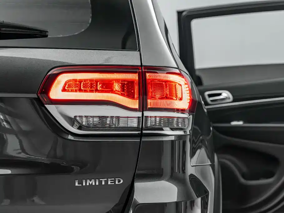 Jeep Grand Cherokee 2023 — фото 37