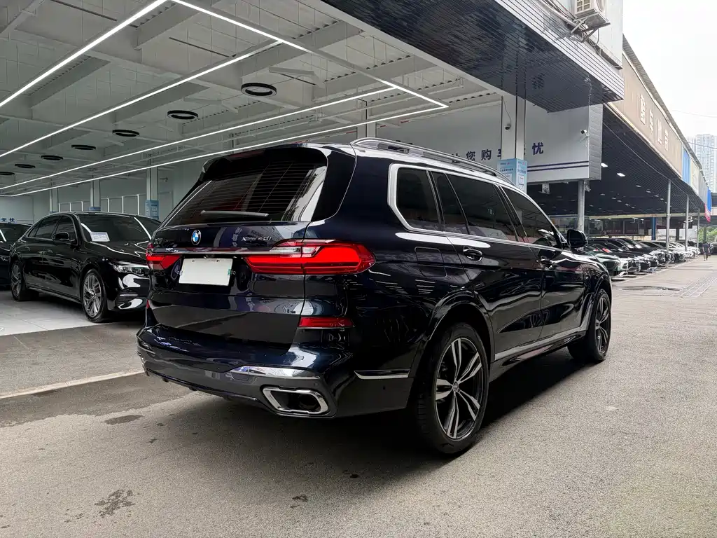 BMW X7 2021 — фото 23