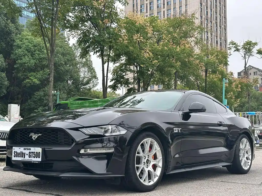 Ford Mustang 2020 — фото 1
