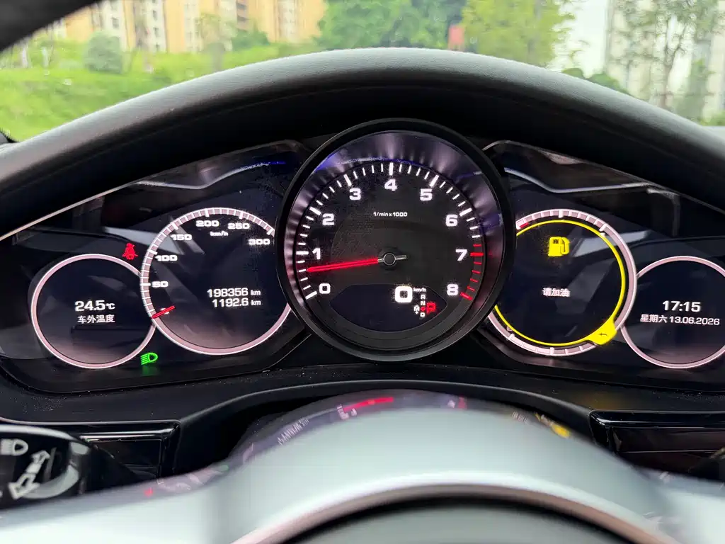 Porsche Panamera 2018 — фото 10
