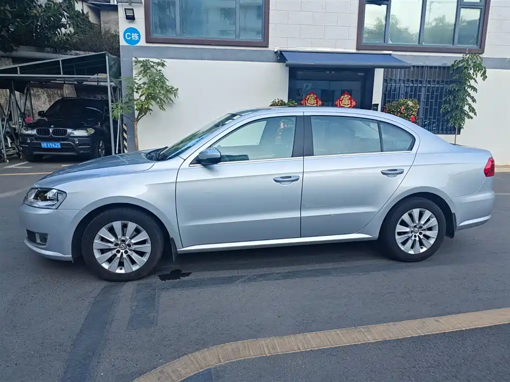Volkswagen Lavida 2013
