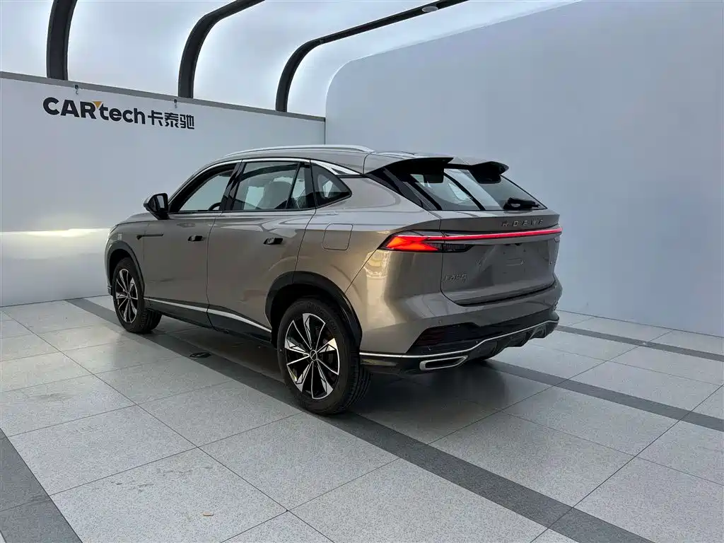 Roewe RX5 New Energy — фото 17