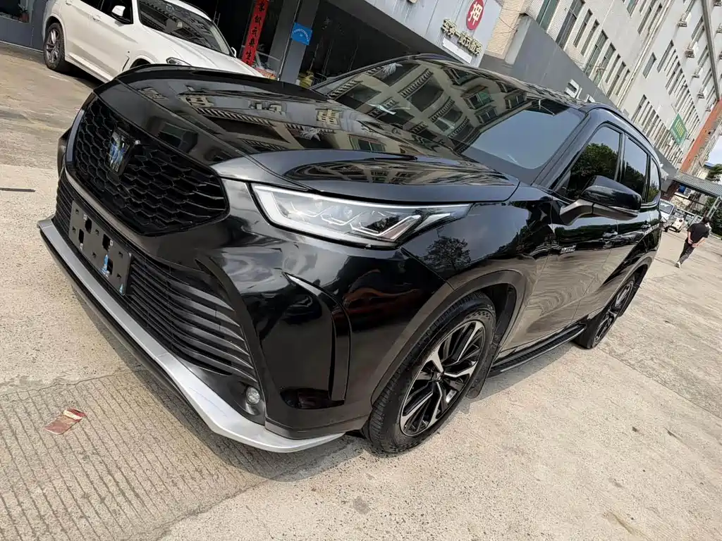 Toyota Crown Kluger 2022