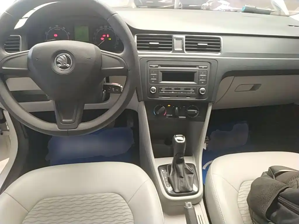 Skoda Rapid 2017 — фото 10