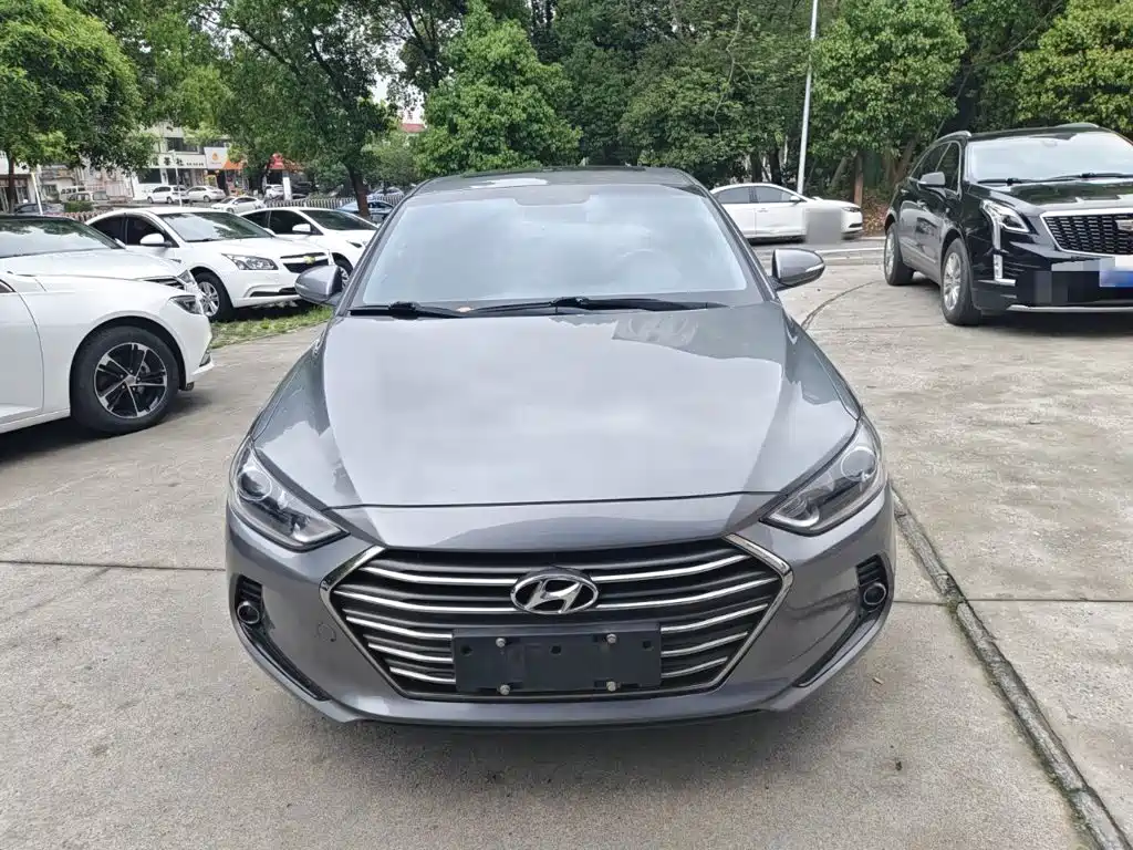 Hyundai Elantra 2018 — фото 3