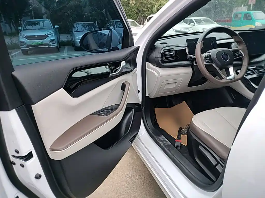 BYD Qin PLUS 2025 — фото 16