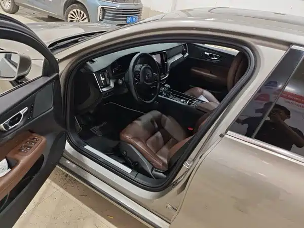 Volvo S60 2020