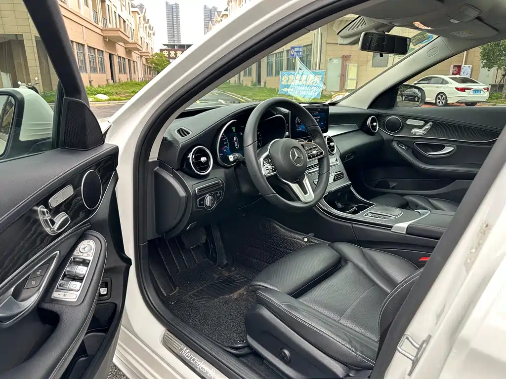 Mercedes-Benz C-Class 2019 — фото 4