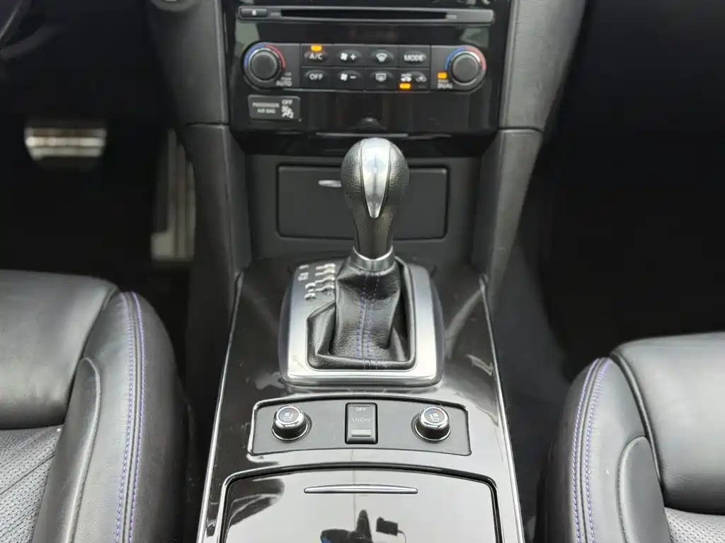 Infiniti QX70 2018 — фото 14