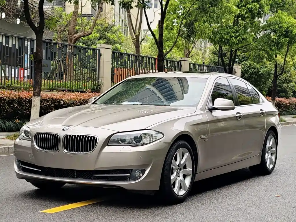BMW 5 Series 2013 — фото 1