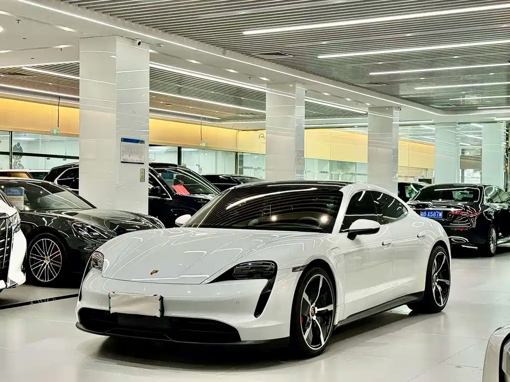 Porsche Taycan 2021