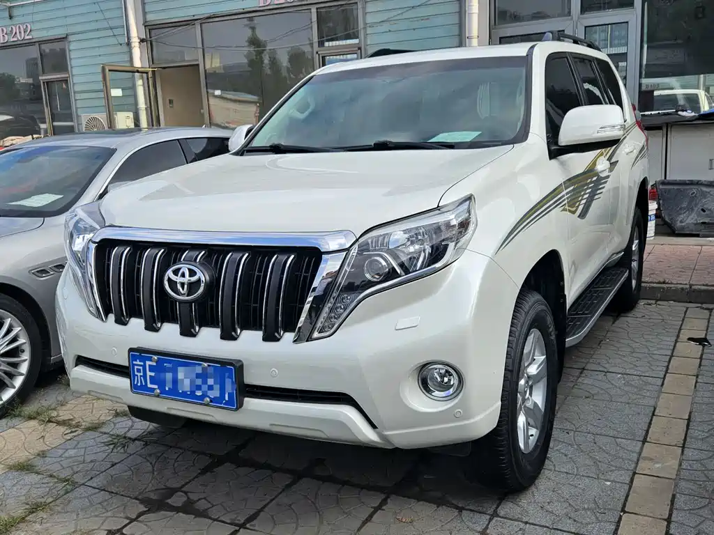 Toyota Prado 2017 — фото 1