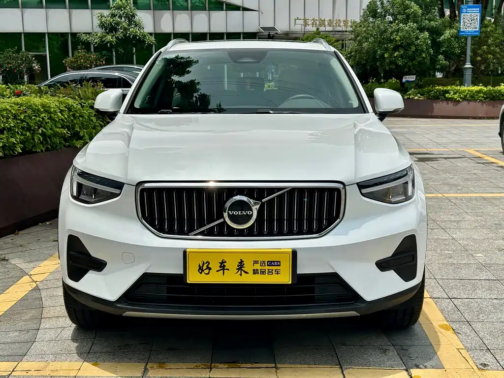 Volvo XC40 2024 — фото 2