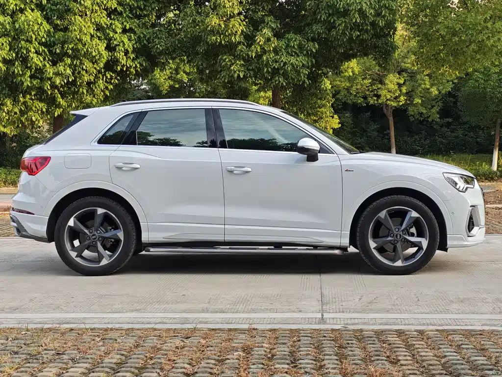 Audi Q3 2023 — фото 4