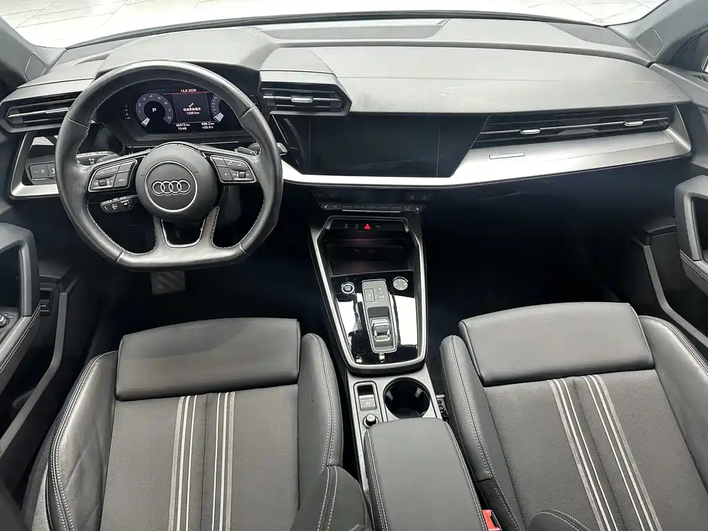 Audi A3 2023 — фото 7