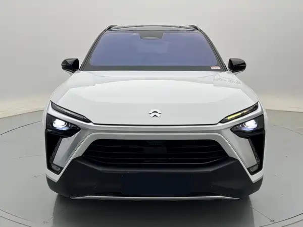 NIO ES8 2021