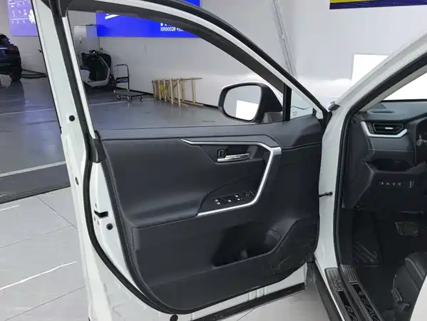 Toyota RAV4 2023