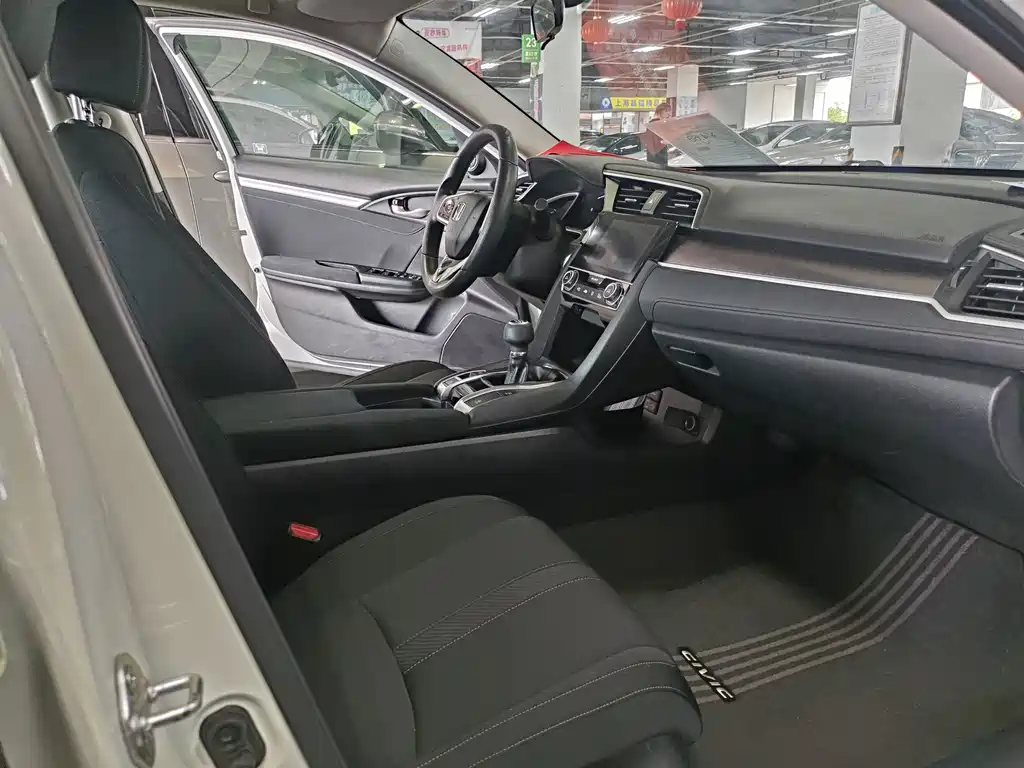 Honda Civic 2017 — фото 10