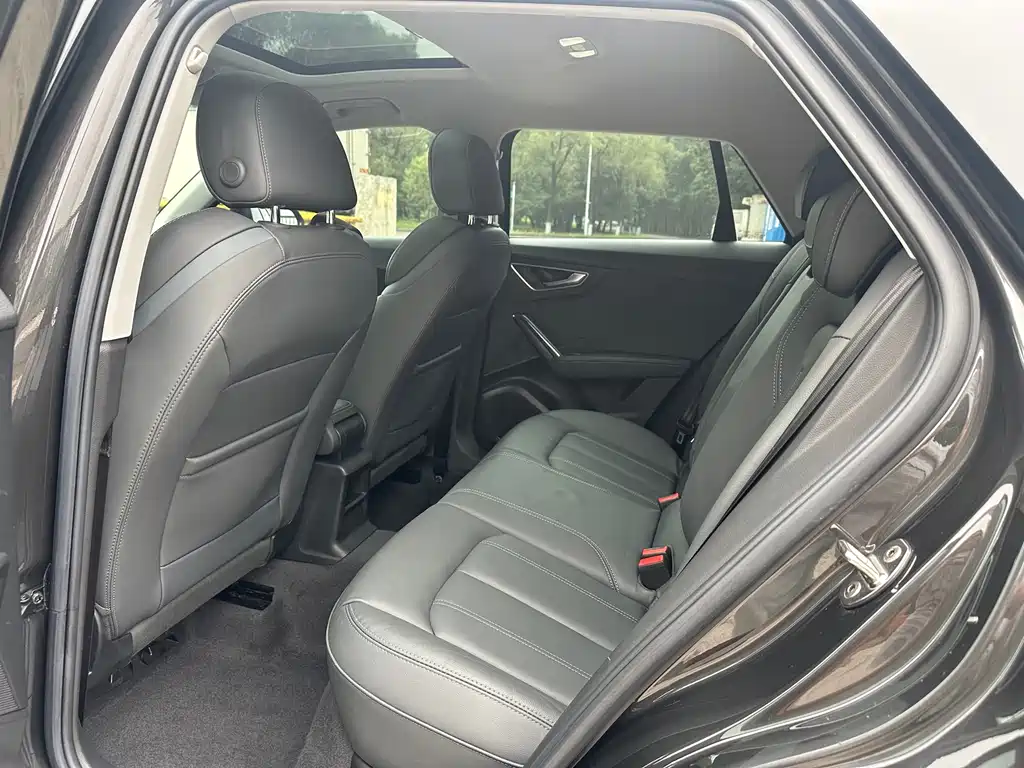 Audi Q2L 2023