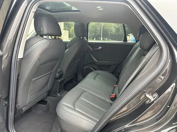 Audi Q2L 2023
