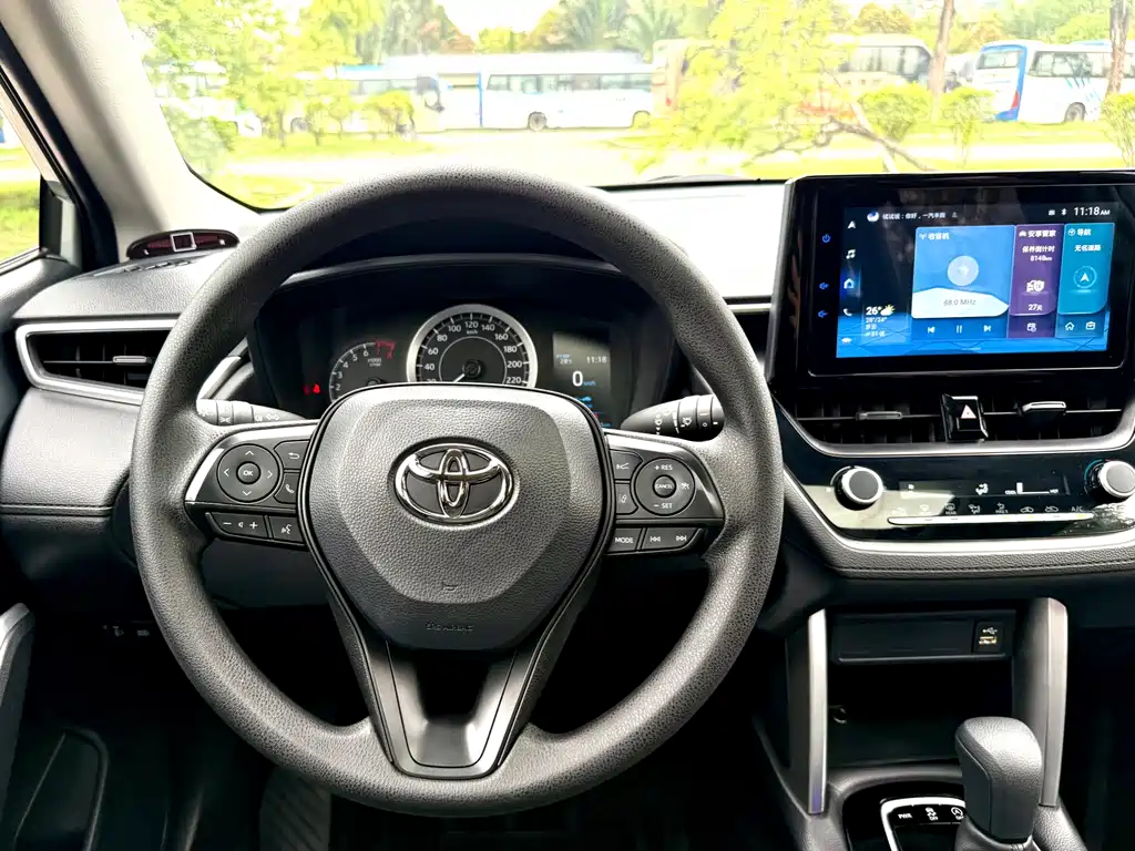 Toyota Corolla Cross 2022 — фото 15