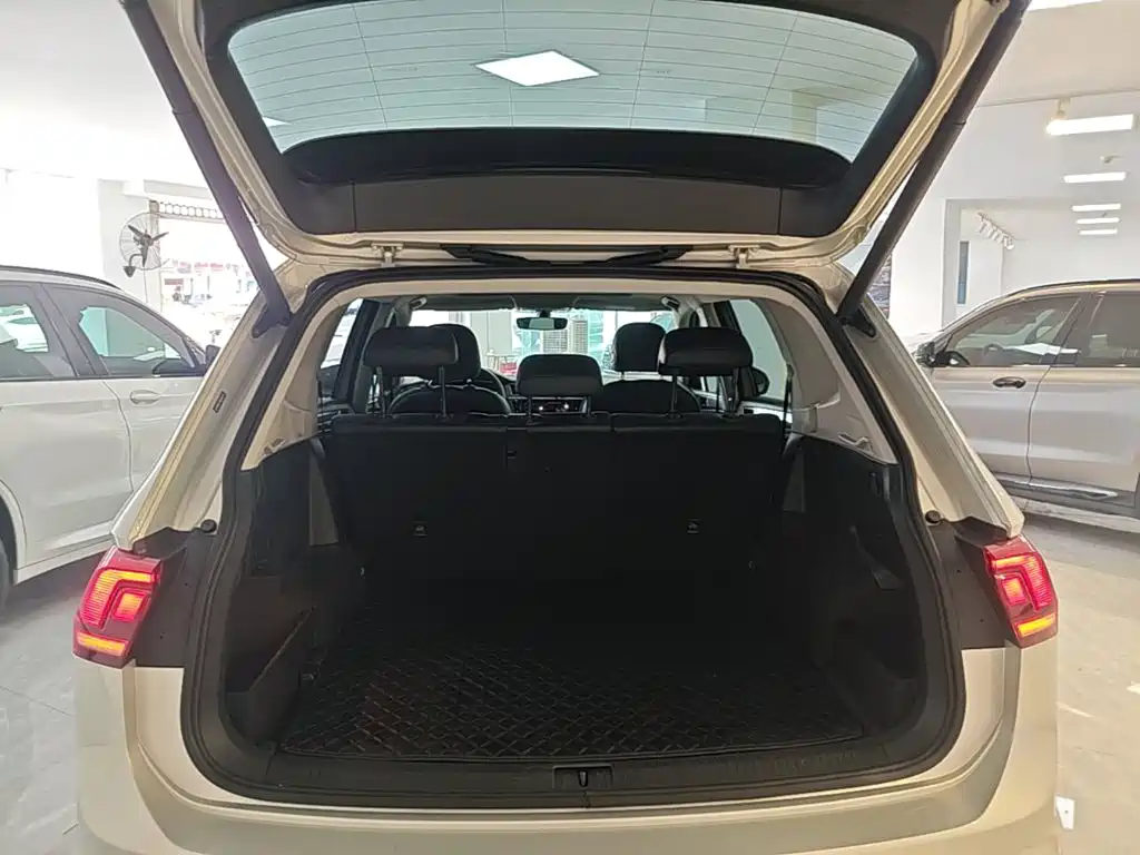 Volkswagen Tiguan L 2021 — фото 19