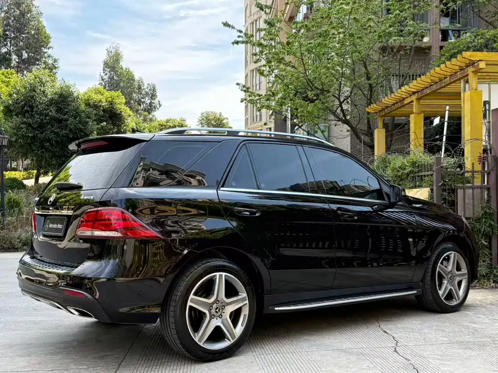 Mercedes-Benz GLE 2015 — фото 35