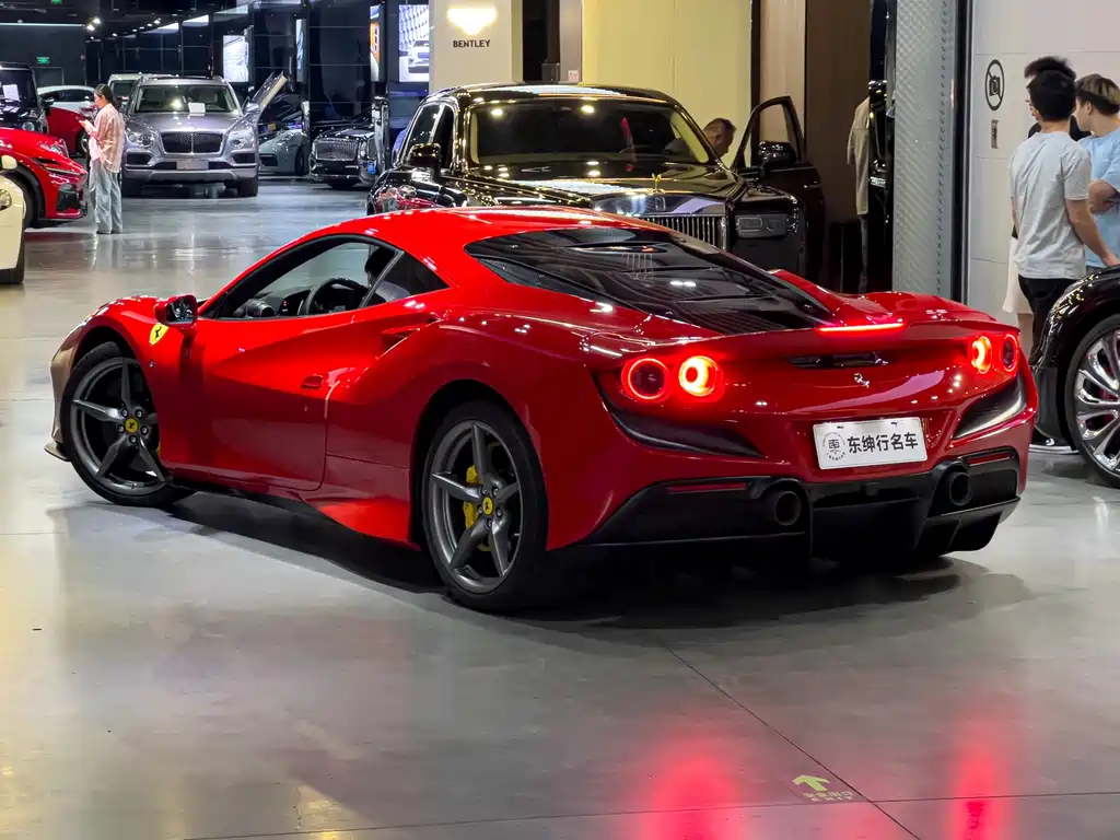Ferrari F8 2023 — фото 4