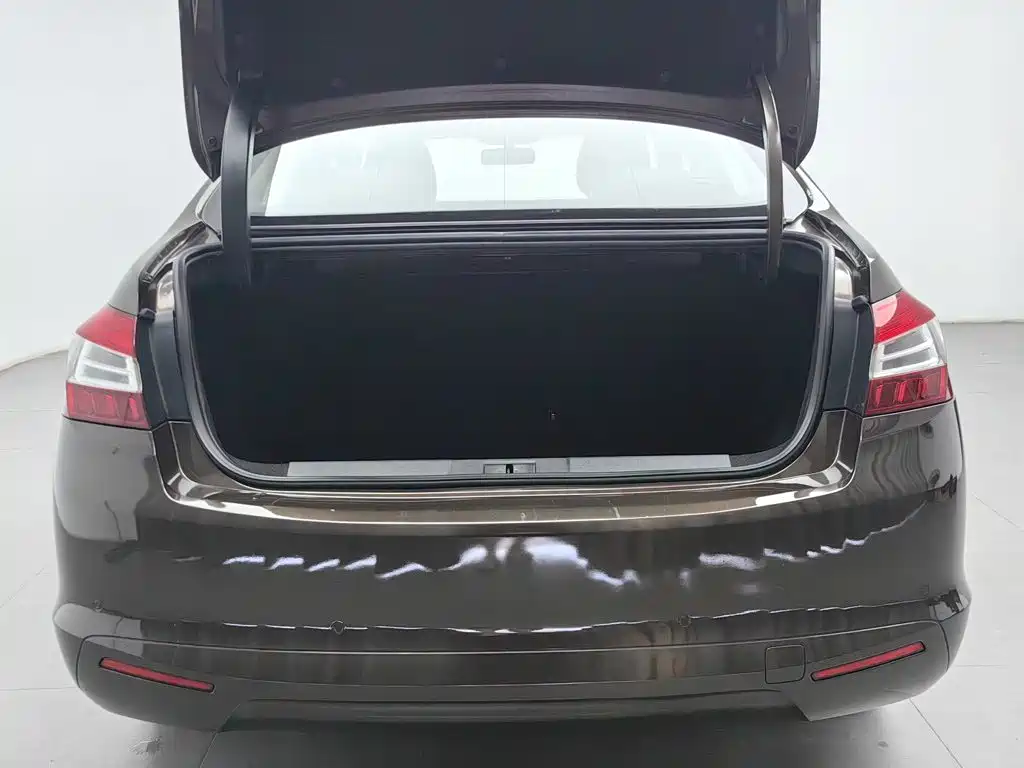 Peugeot 408 2016 — фото 16