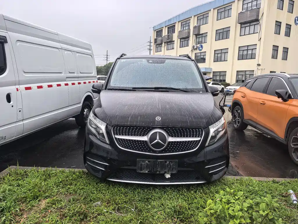 Mercedes-Benz V-Class 2022 — фото 2